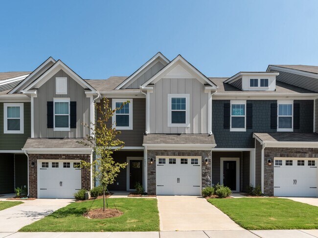 Foto del edificio - Like New Townhome in North Charlotte.