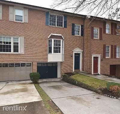 Primary Photo - 2 br, 3 bath Townhome - 231 London Towne Dr