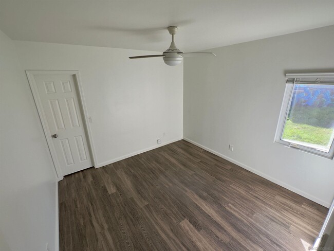 Foto del edificio - 4019 Logan Ave