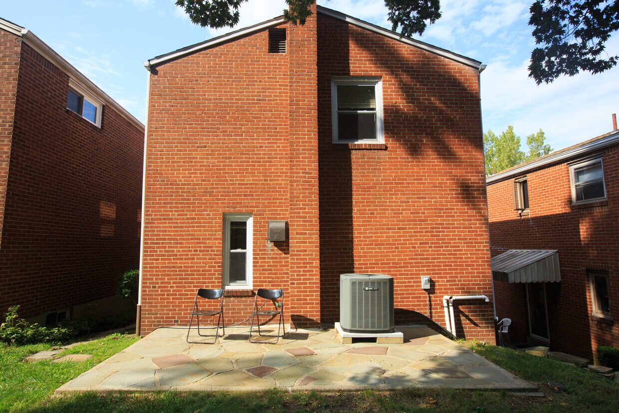 Primary Photo - 850 Flemington St