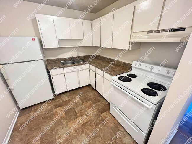 Foto del edificio - 441 Harding Pl