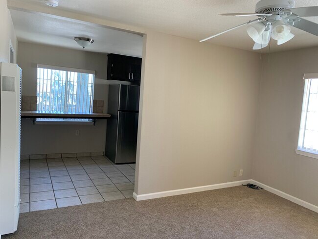 Building Photo - 3831 Madeline Dr