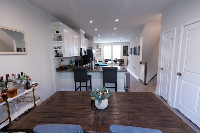Building Photo - 2807 Evansgreen Dr
