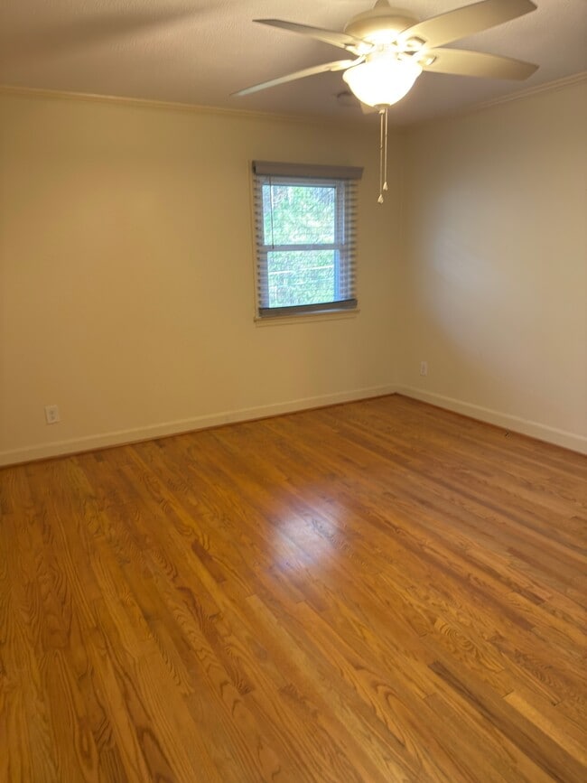 Building Photo - 109 Circle Dr