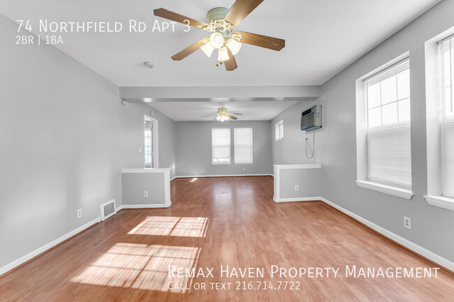 Building Photo - 74 Northfield Rd Apt#3, Bedford - Spacious...