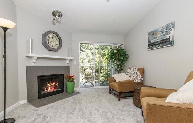 Foto del edificio - 3 Bed 2 Bath Condo is Available for Rent!