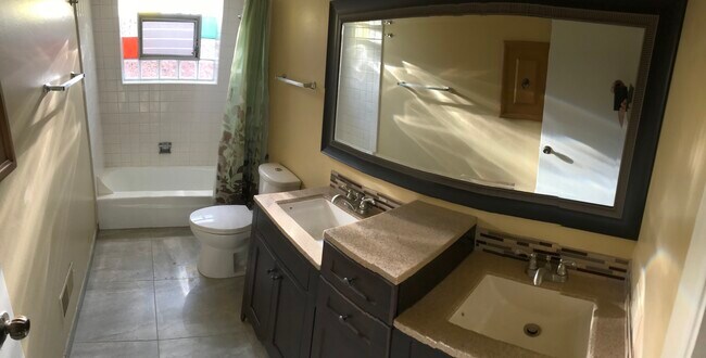 Foto del edificio - 4832 Old Orchard Rd