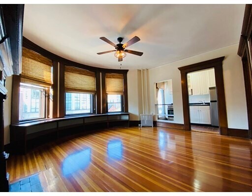 Foto principal - 1137 Massachusetts Ave