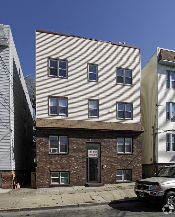 Building Photo - 196 Lembeck Ave