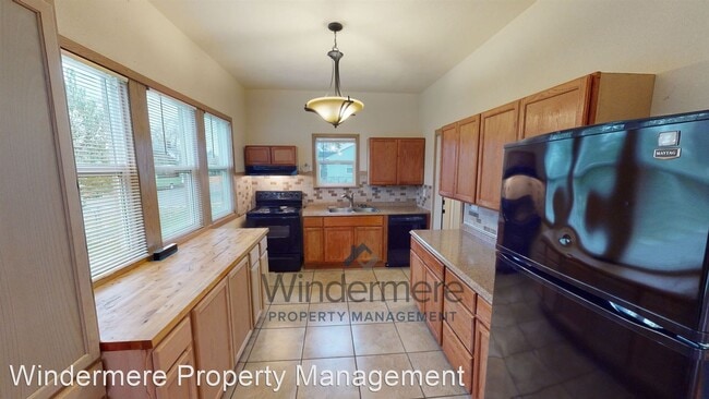 Building Photo - 3 br, 2 bath House - 203 N Blue Street