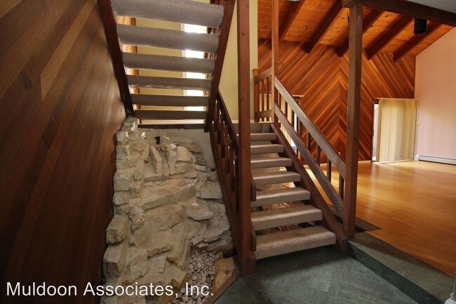 Foto del edificio - 1425 Oak Hills Dr