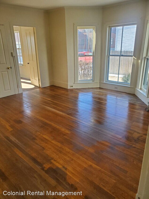 Foto principal - 4 br, 1.5 bath House - 38 Spring Spring 38