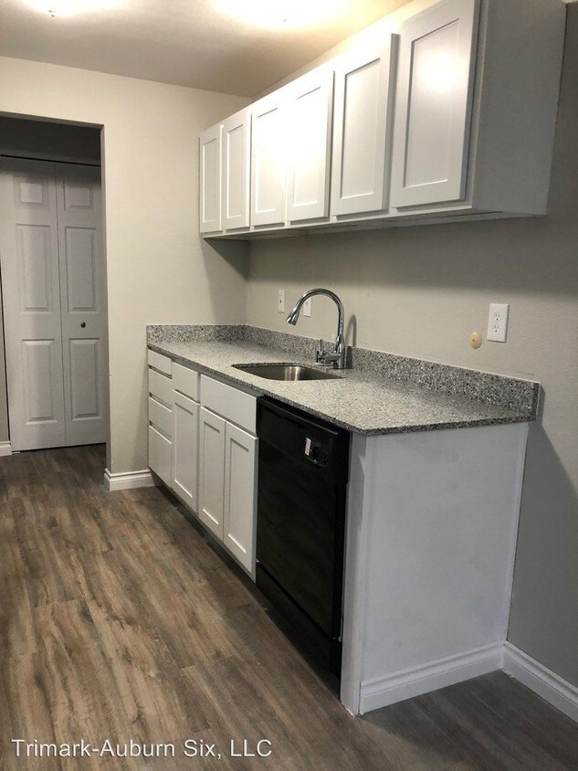 Foto principal - 1502 B St SE