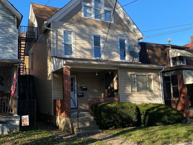 Building Photo - 442 Eleanor St