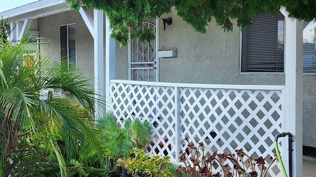 Primary Photo - 8131 Lloyd Ave