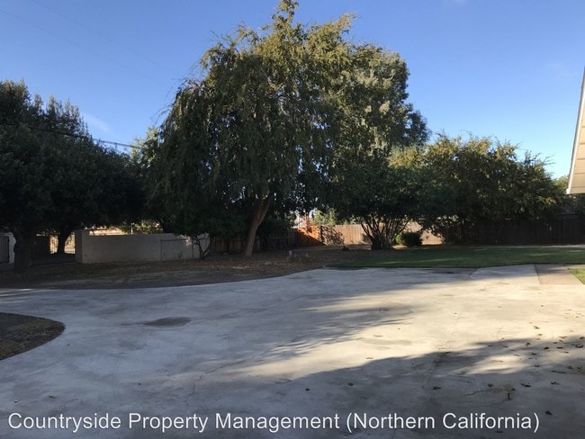 Foto del edificio - 4 br, 2 bath House - 2105 Live Oak Court