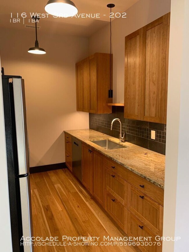 Building Photo - Downtown Luxury 1 Bedroom Suite for Lease