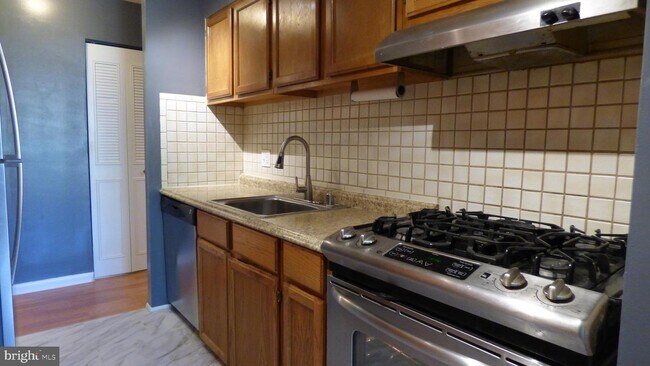 Foto del edificio - 8318 Tobin Rd
