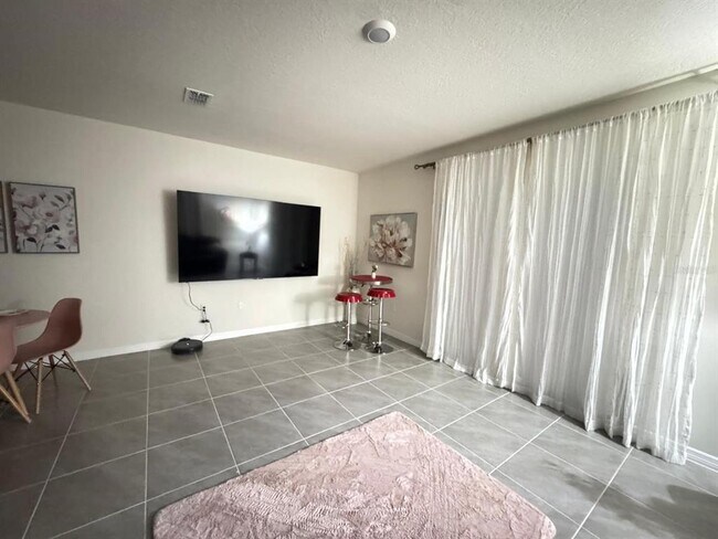 Foto del edificio - 2369 Penguin Blvd