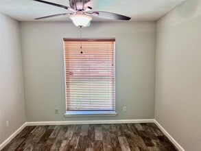 Building Photo - 9 N Deerfoot Cir