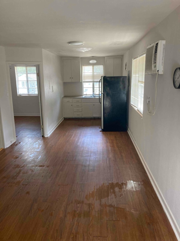 Building Photo - 2544 Iowa St