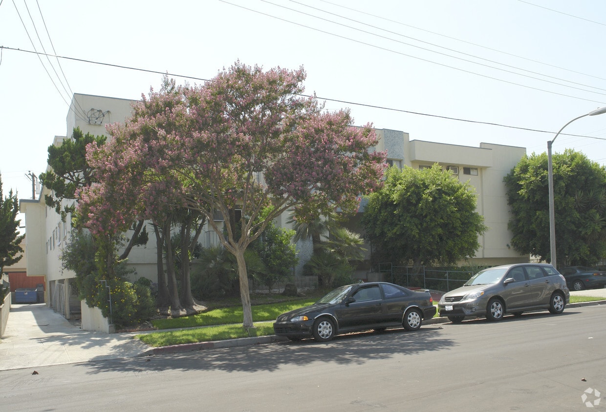 Building Photo - 135 N 5th St