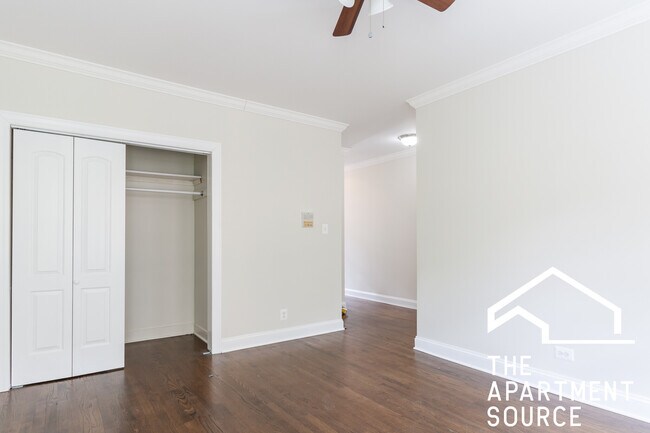 Foto del edificio - 3821 N Greenview Ave