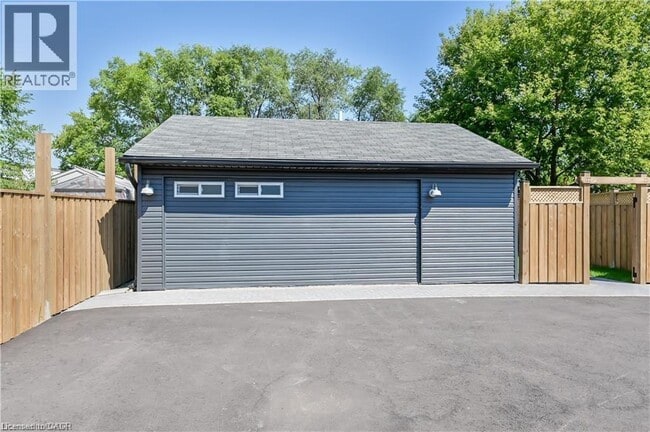 Building Photo - 43 Mahony Ave