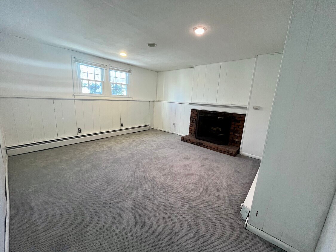 15 Whippoorwill Dr, Shrewsbury, MA 01545 House Rental in Shrewsbury