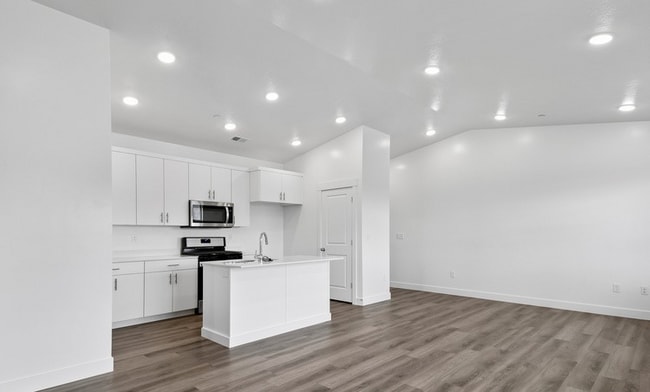 Building Photo - 536 N 130 E