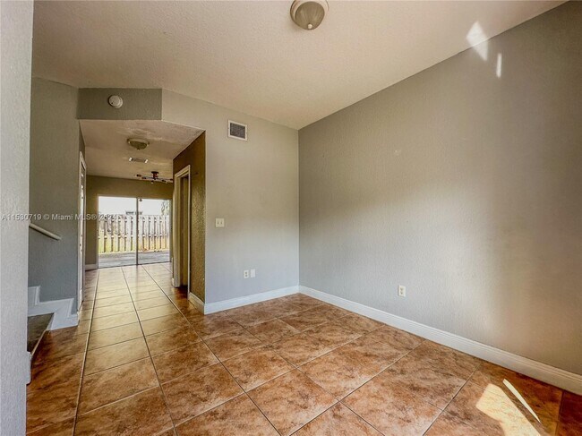 Foto del edificio - 17866 NW 74th Ct