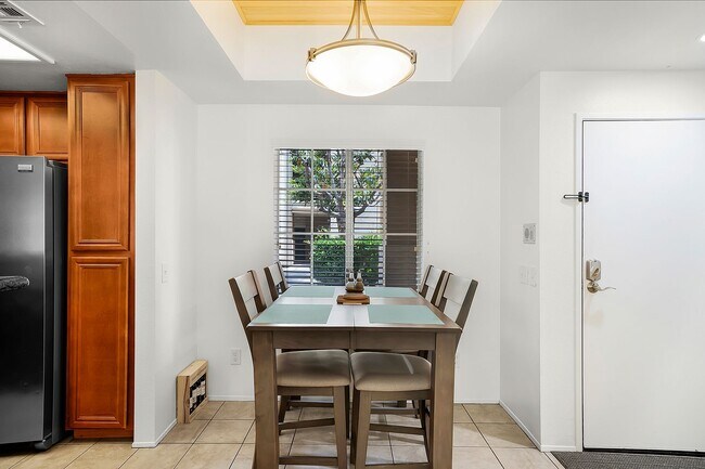 Foto del edificio - Stylish Furnished 2BR/2BA Condo with Resor...