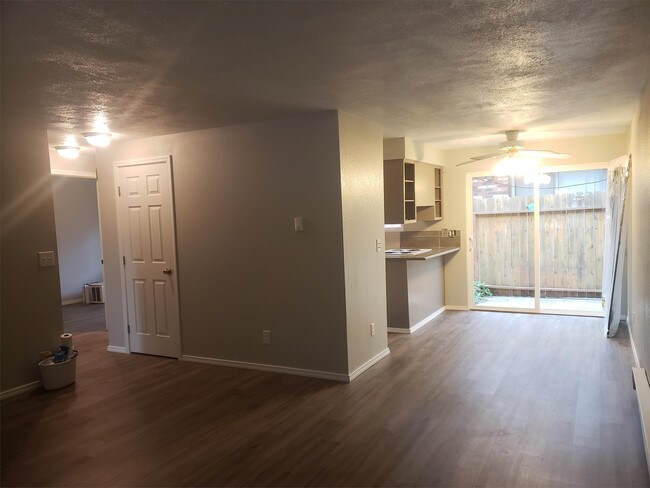 Building Photo - 1334 W Garland Ave