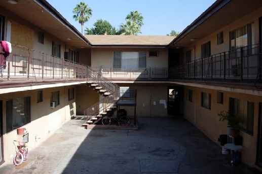 Primary Photo - 13135 Vanowen St