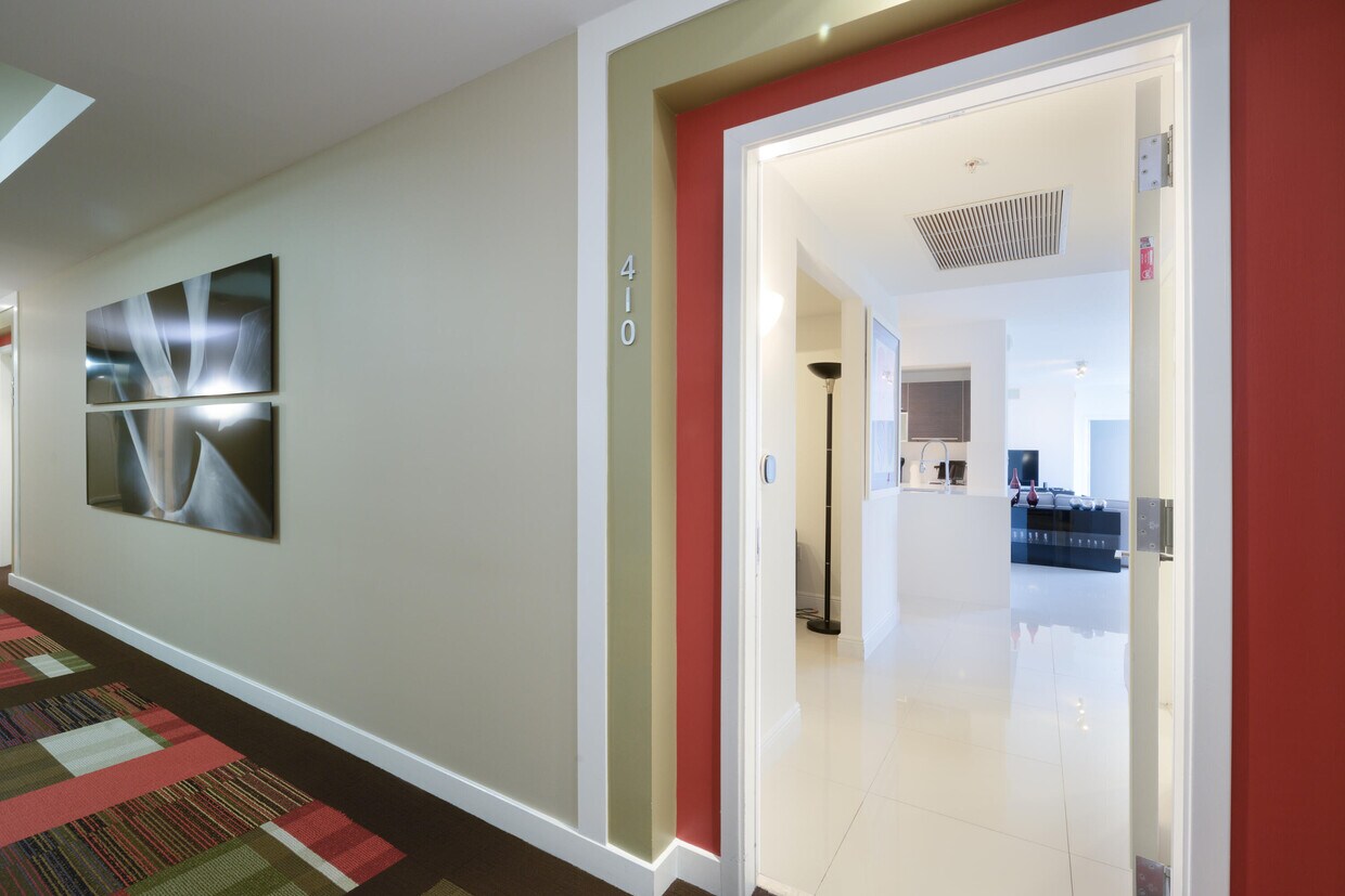 Foto principal - 550 Okeechobee Blvd