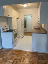 Building Photo - 5 Mallory Gardens