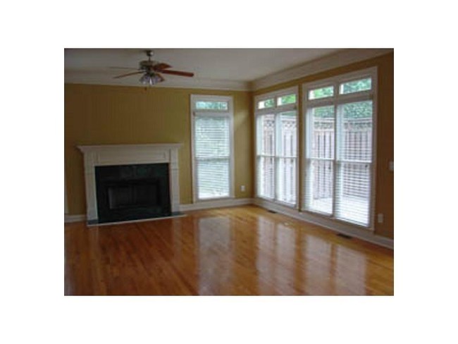Building Photo - 2460 Oak Grove Vista
