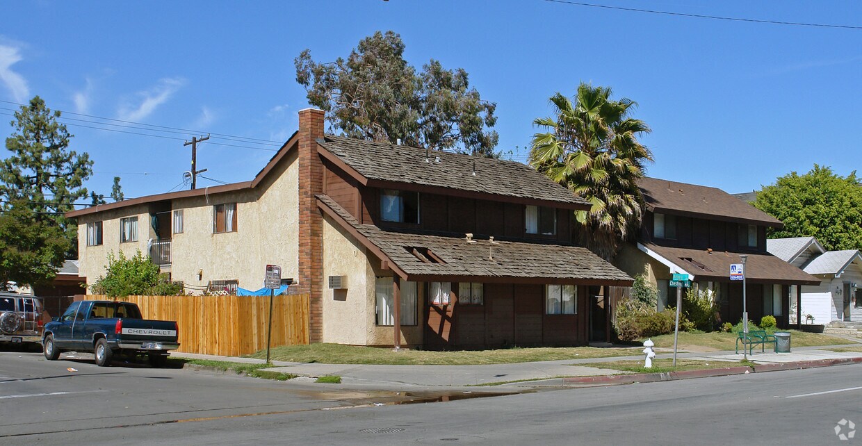 Primary Photo - 605 E Chestnut Ave