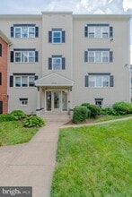 Building Photo - 3043 Patrick Henry Dr