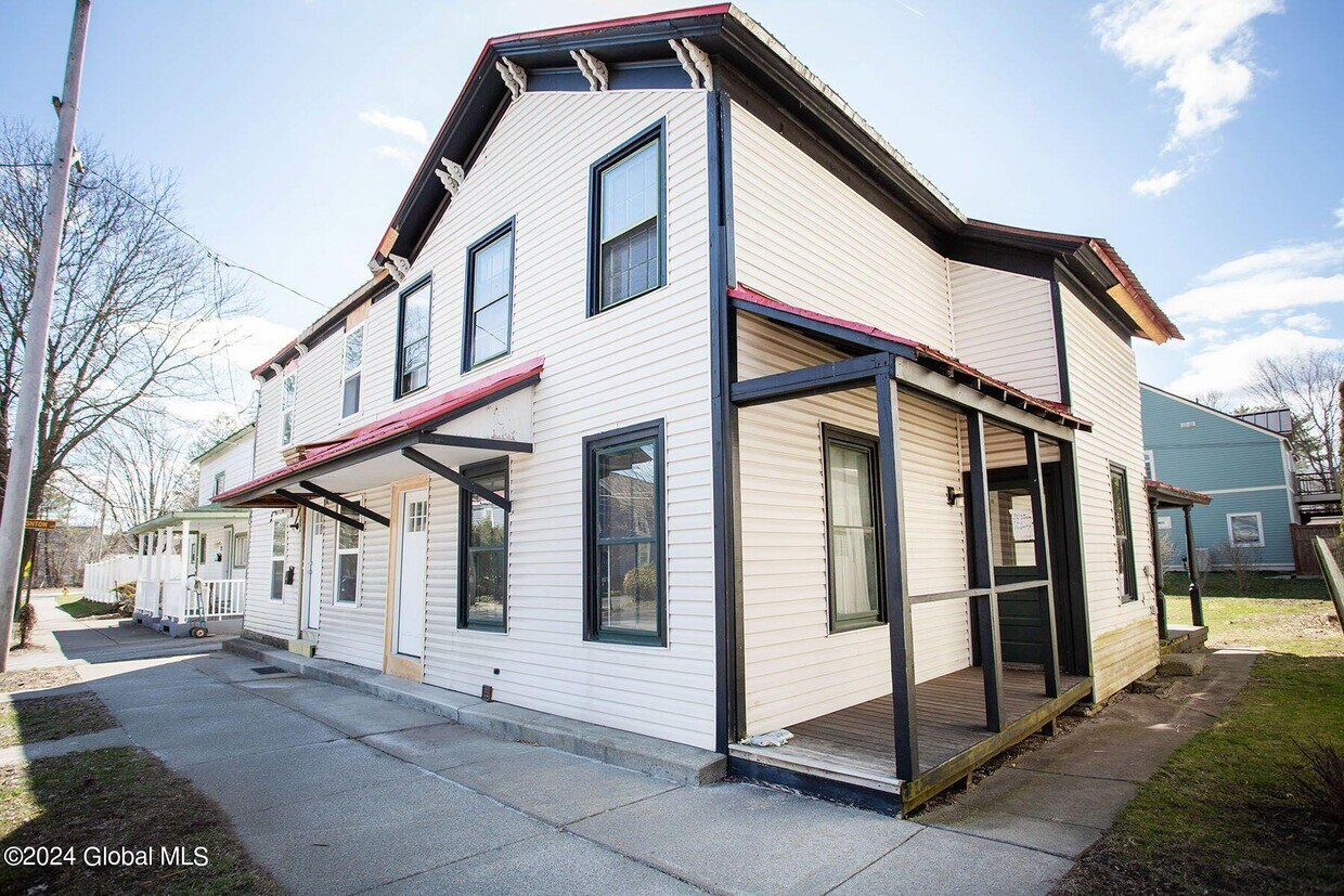 Primary Photo - 55 S Franklin St
