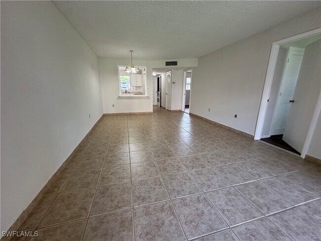Foto del edificio - 170 Turtle Lake Ct
