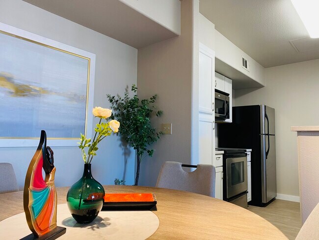 Foto del edificio - 7255 W Sunset Rd