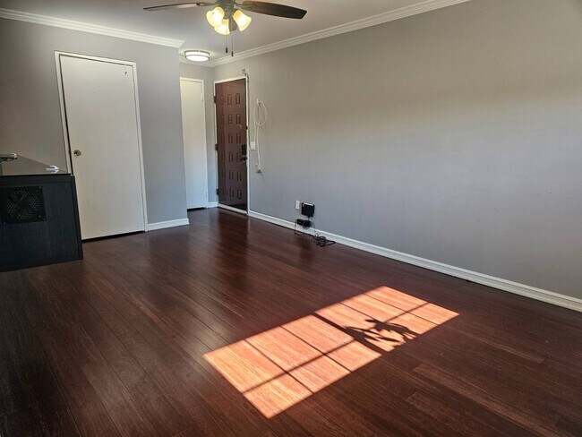 Building Photo - 50 Donna Ct