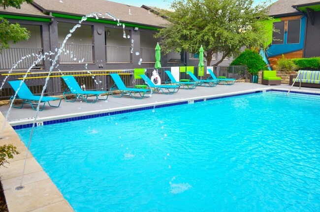 Building Photo - Ascent at Lake Worth