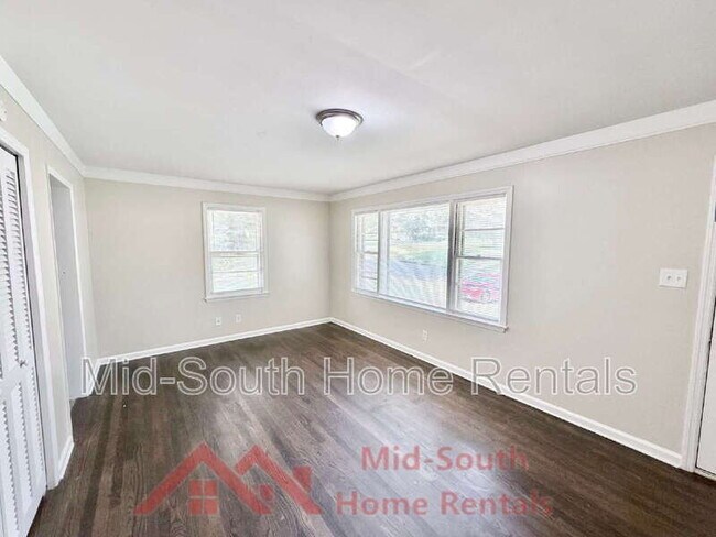Building Photo - 3284 Parham St