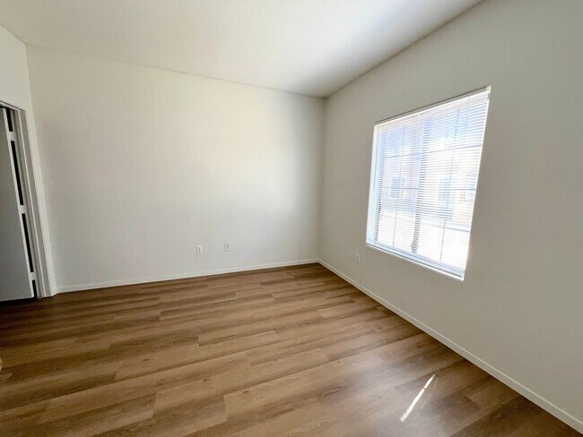 Foto del edificio - 2bed/2bath first floor unit in gated community