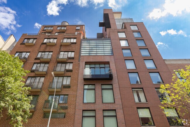 Building Photo - 147 Lexington Ave