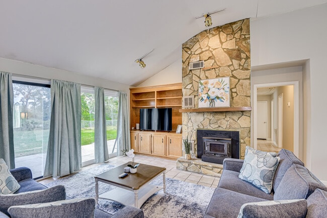 Building Photo - 634 Kettle Creek Dr