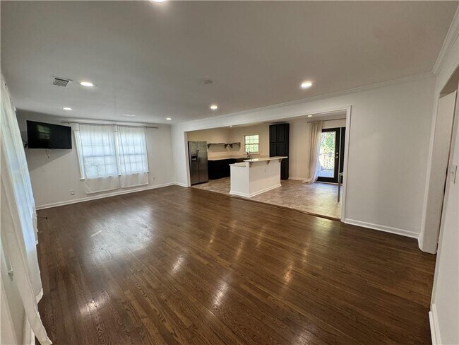 Foto del edificio - 995 Fleetwood Cir SW