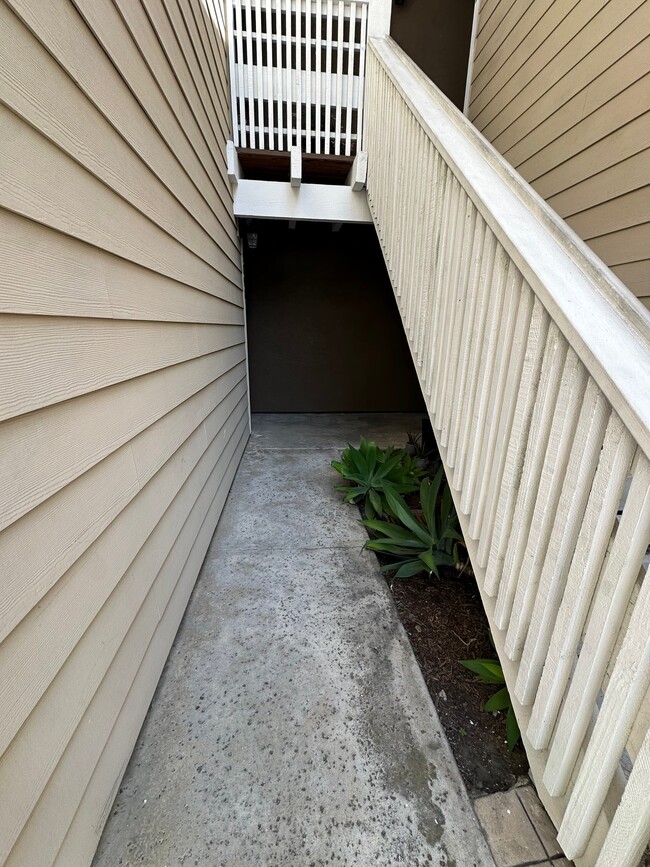 Building Photo - 5893 Mt Alifan Dr